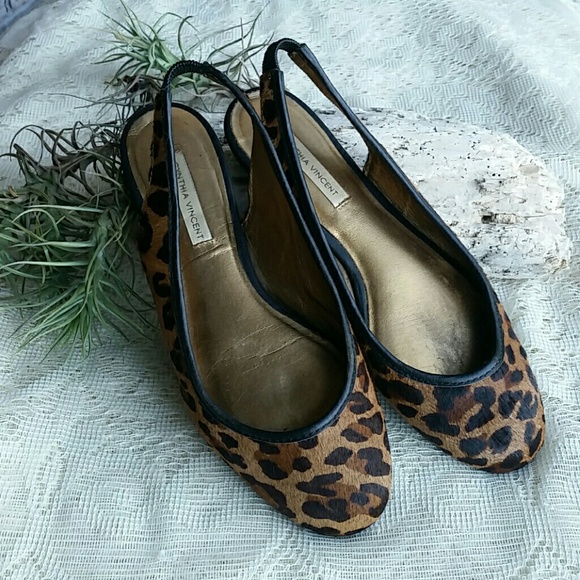 Cynthia Vincent flats size 6